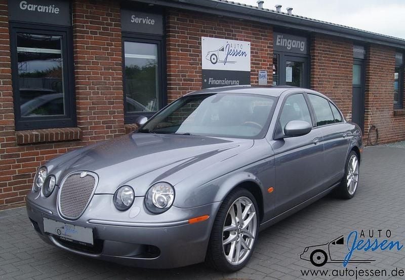 Lunar grey (metallic) Gebraucht 2007 Jaguar S-Type R Limousine | 18.985 € - Bild 1/4