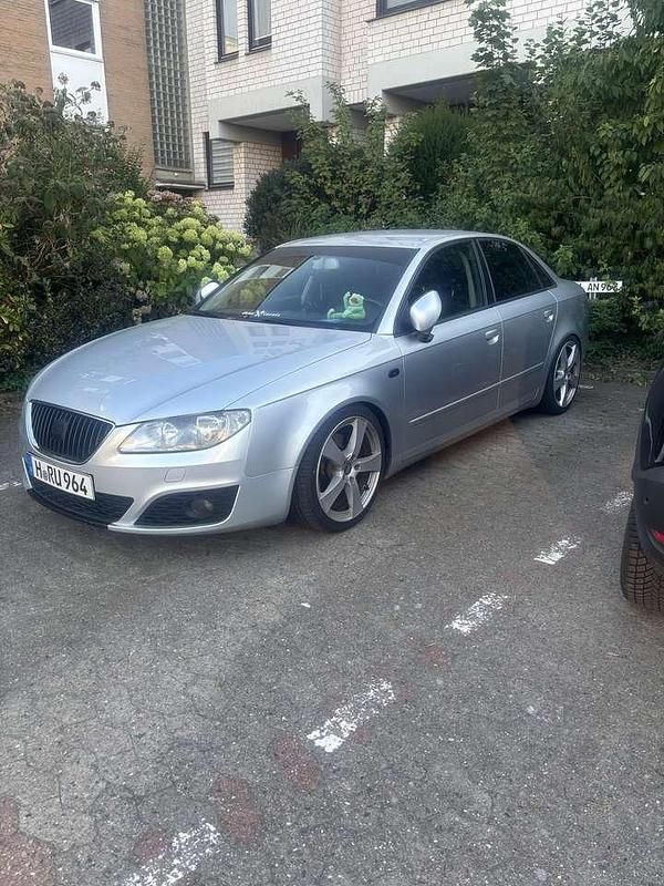 Grau Gebraucht 2009 Seat Exeo Sport Limousine | 4.900 € (Fairer Preis) - Bild 1/4