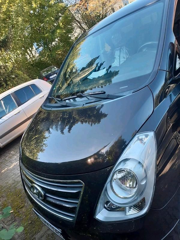 Gebraucht Hyundai H-1 170 PS (125 kW) 2017 Braun Van / Kleinbus