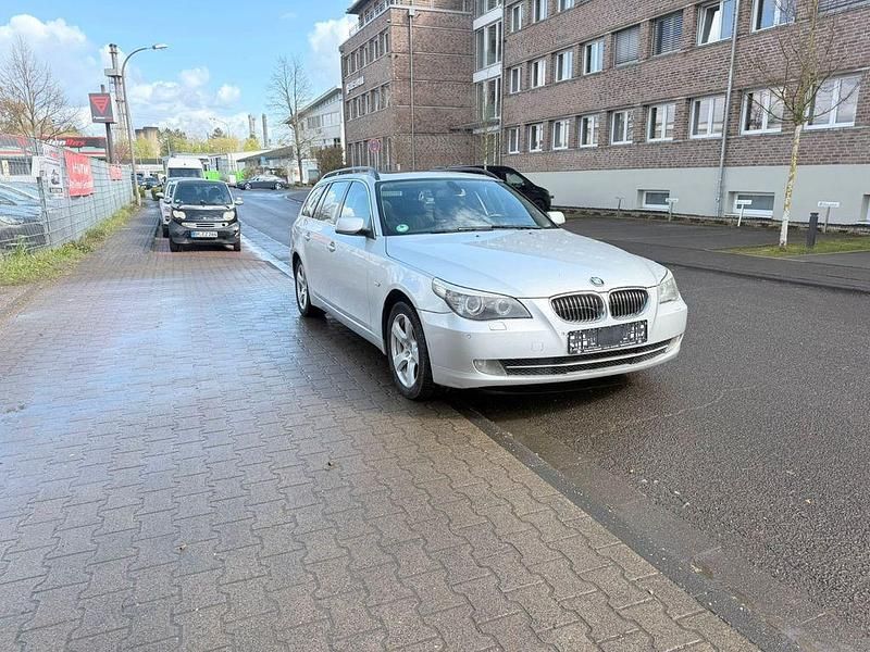 Gebraucht BMW 525 Advantage 197 PS (144 kW) 2007 Silber Kombi