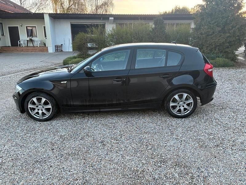 Gebraucht BMW 118 143 PS (105 kW) 2008 Schwarz Kleinwagen