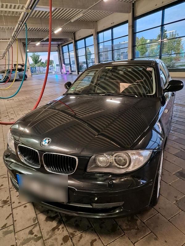 Schwarz Gebraucht 2011 BMW 120 Kleinwagen | 4.800 € (Guter Preis) - Bild 1/4