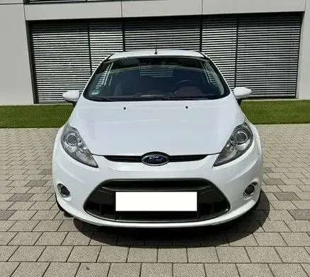 Gebraucht Ford Fiesta Titanium 82 PS (60 kW) 2009 Weiß Limousine
