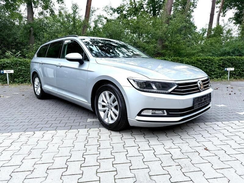 Silber Gebraucht 2016 VW Passat Kombi | 9.995 € (Fairer Preis) - Bild 1/4