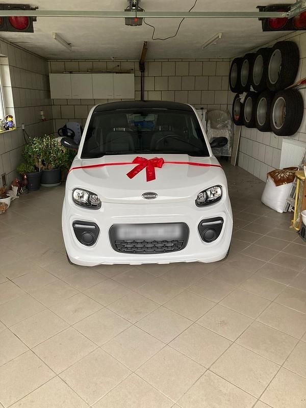 Weiß Gebraucht 2024 Microcar Dué Kleinwagen | 12.000 € - Bild 1/4