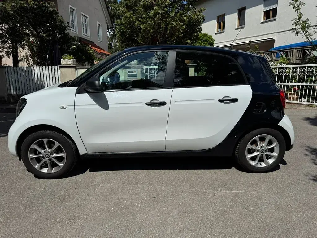 Gebraucht Smart ForFour 71 PS (52 kW) 2019 Weiß Kleinwagen