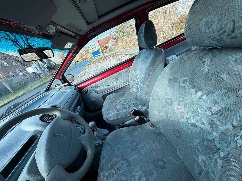 Gebraucht Renault Twingo 60 PS (44 kW) 2005 Rot Kleinwagen