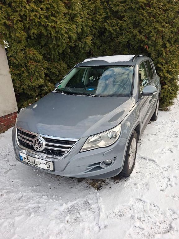 Grau Gebraucht 2010 VW Tiguan Sportline SUV | 4.500 € (Superpreis) - Bild 1/4