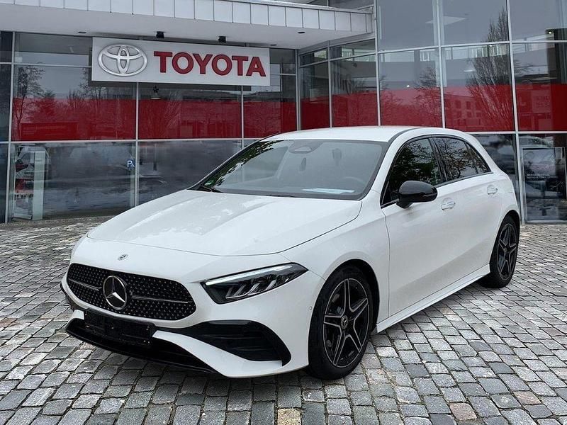 Polarweiss unilack Gebraucht 2023 Mercedes A180 AMG line Limousine | 29.490 € (Fairer Preis) - Bild 1/4