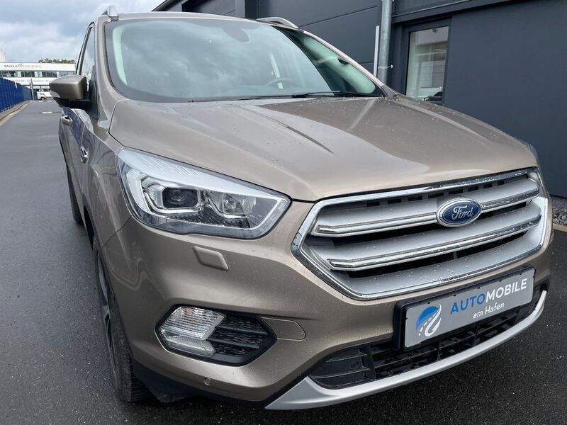 Silber Gebraucht 2019 Ford Kuga Titanium SUV | 16.990 € (Fairer Preis) - Bild 1/4