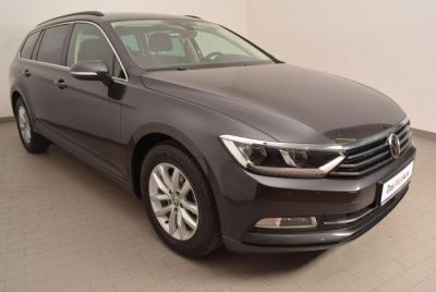 Gebraucht VW Passat Comfortline 150 PS (110 kW) 2018 Grau metallic Kombi