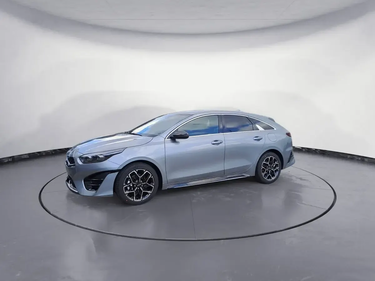 Gebraucht Kia ProCeed GT-Line 140 PS (102 kW) 2025 Silber Kleinwagen