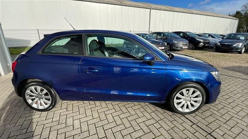 Gebraucht Audi A1 Ambition 86 PS (63 kW) 2010 Blau Kleinwagen