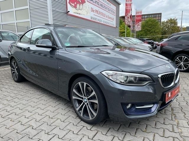 Grau Gebraucht 2014 BMW 220 Sport Line Coupé | 23.900 € - Bild 1/4