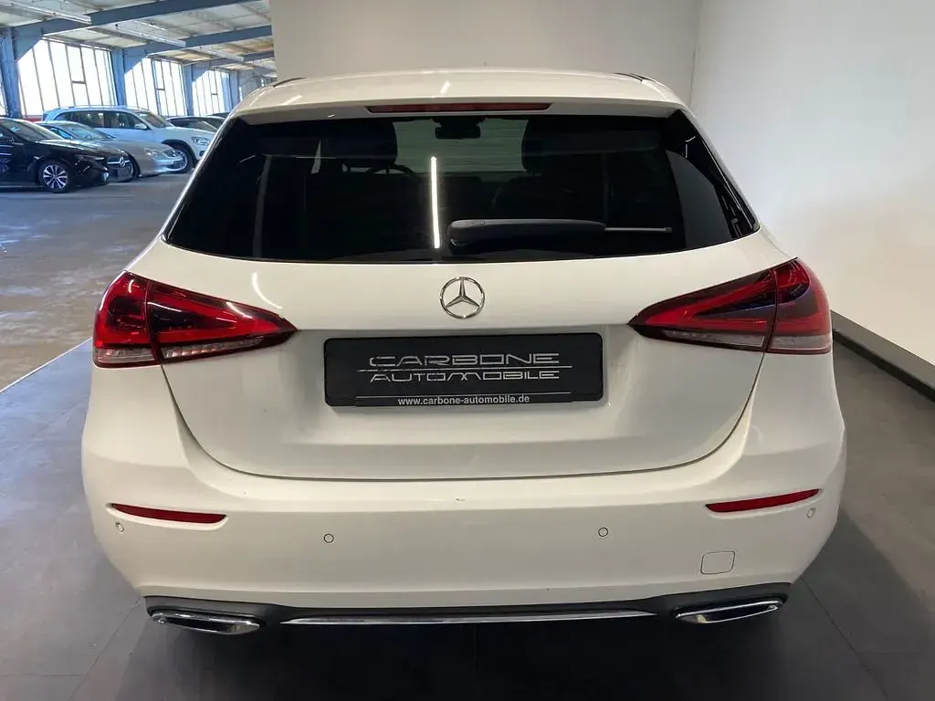 Gebraucht Mercedes A180 116 PS (85 kW) 2018 Weiß Limousine