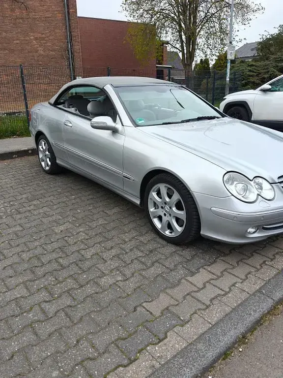 Gebraucht Mercedes CLK500 Elegance 306 PS (225 kW) 2005 Silber Cabrio