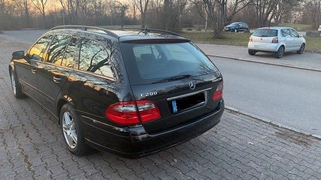 Gebraucht Mercedes E200 Classic 184 PS (135 kW) 2008 Schwarz Kombi