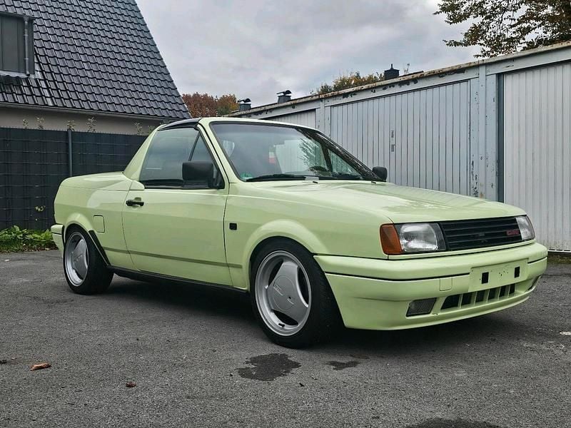 Second-hand VW Polo 113 CP (83 kW) 1994 Galben Cabrio
