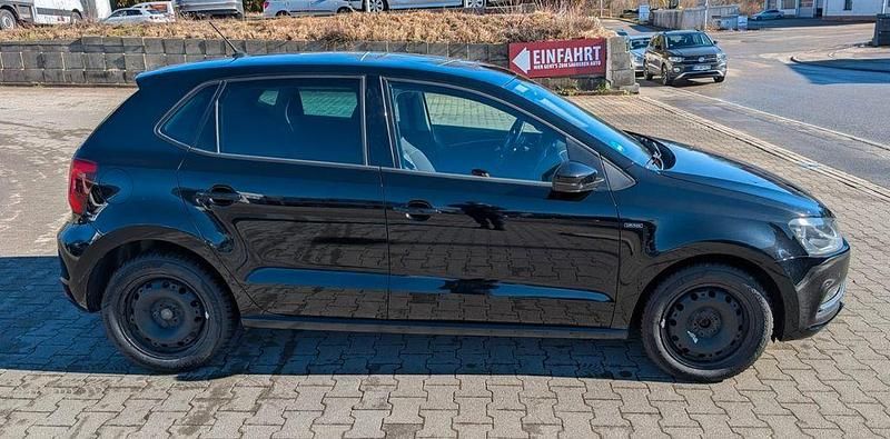 Gebraucht VW Polo LOUNGE 90 PS (66 kW) 2015 Schwarz Limousine
