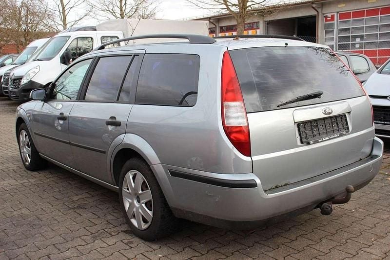 Usado Ford Mondeo 116 CV (85 kW) 2006 Plateado Familiar