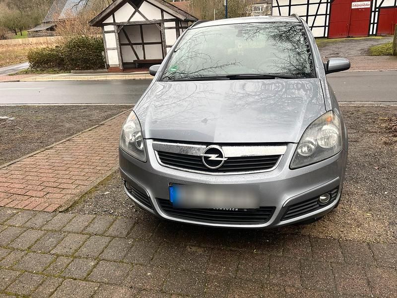 Gebraucht Opel Zafira 140 PS (102 kW) 2007 Silber Van / Kleinbus