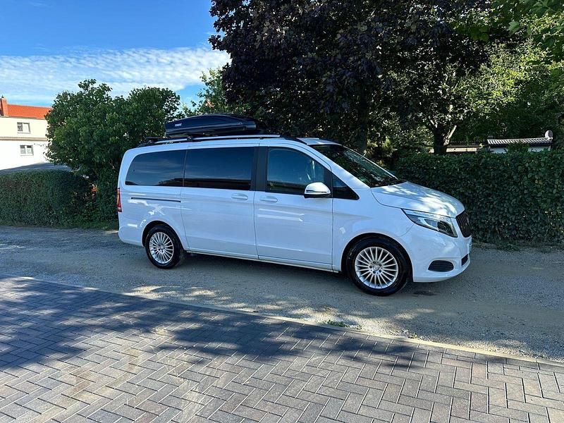 Gebraucht Mercedes V220 Avantgarde 163 PS (119 kW) 2016 Weiß Van / Kleinbus