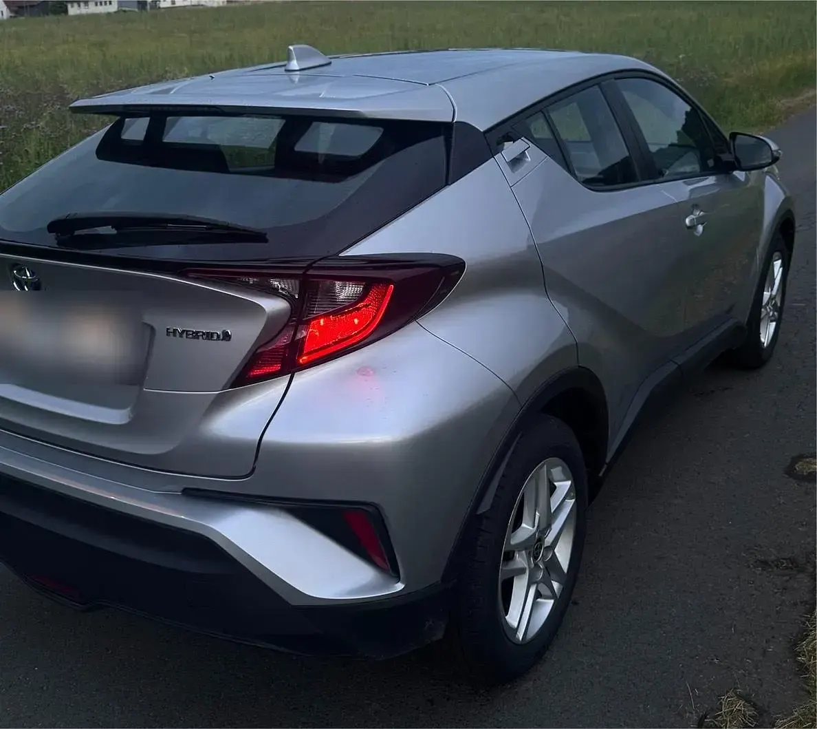 Gebraucht Toyota C-HR 125 PS (91 kW) 2023 Grau SUV
