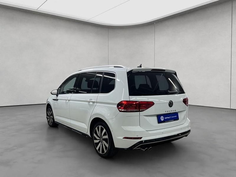 Gebraucht VW Touran Highline 150 PS (110 kW) 2024 Weiß Van / Kleinbus