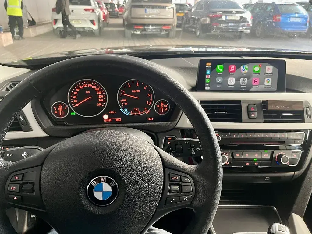 Gebraucht BMW 320 Sport Line 190 PS (139 kW) 2018 Schwarz Kombi
