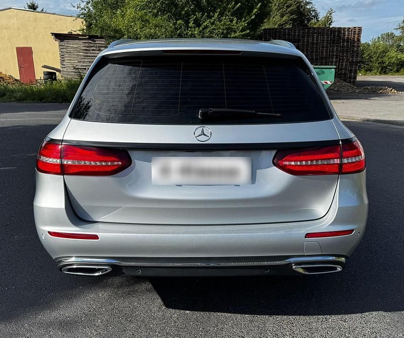 Gebraucht Mercedes E220 Edition 194 PS (142 kW) 2016 Grau Kombi