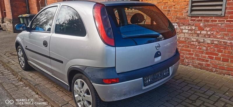 Gebraucht Opel Corsa 75 PS (55 kW) 2003 Silber Kleinwagen