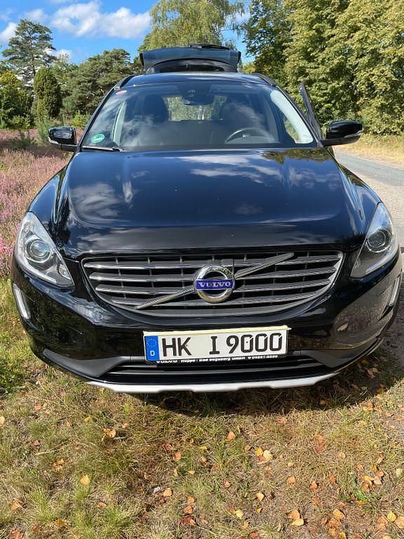 Schwarz Gebraucht 2017 Volvo XC60 Momentum SUV | 17.250 € (Guter Preis) - Bild 1/4