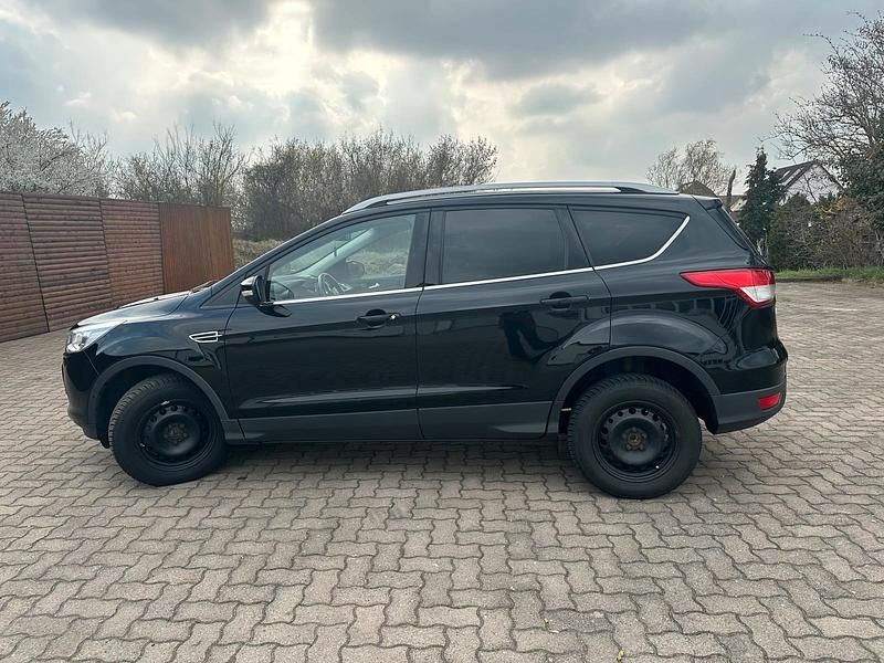 Gebraucht Ford Kuga 150 PS (110 kW) 2015 Schwarz SUV