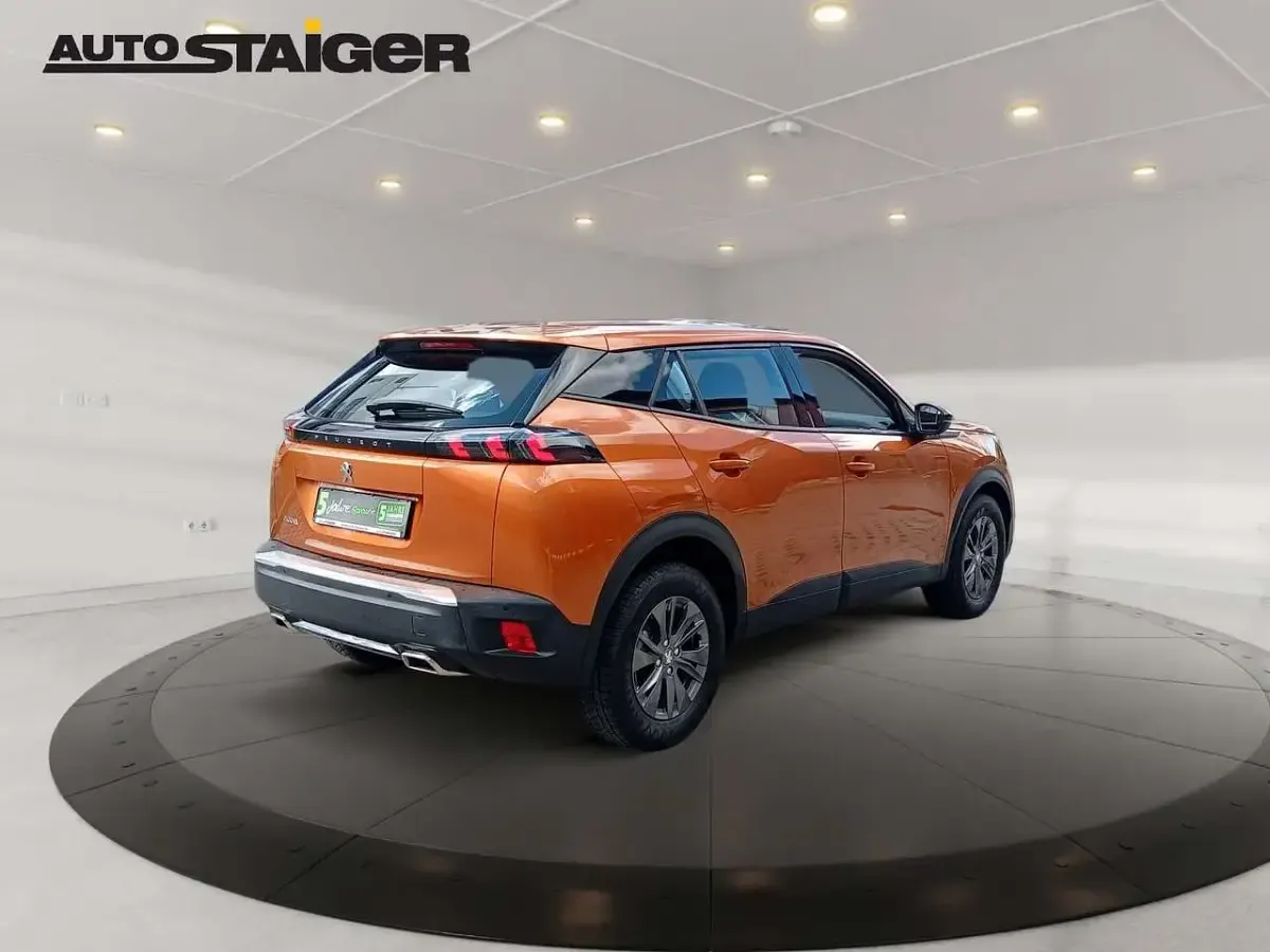 Gebraucht Peugeot 2008 Active 131 PS (96 kW) 2022 Lackierung orange fusion/typ a SUV