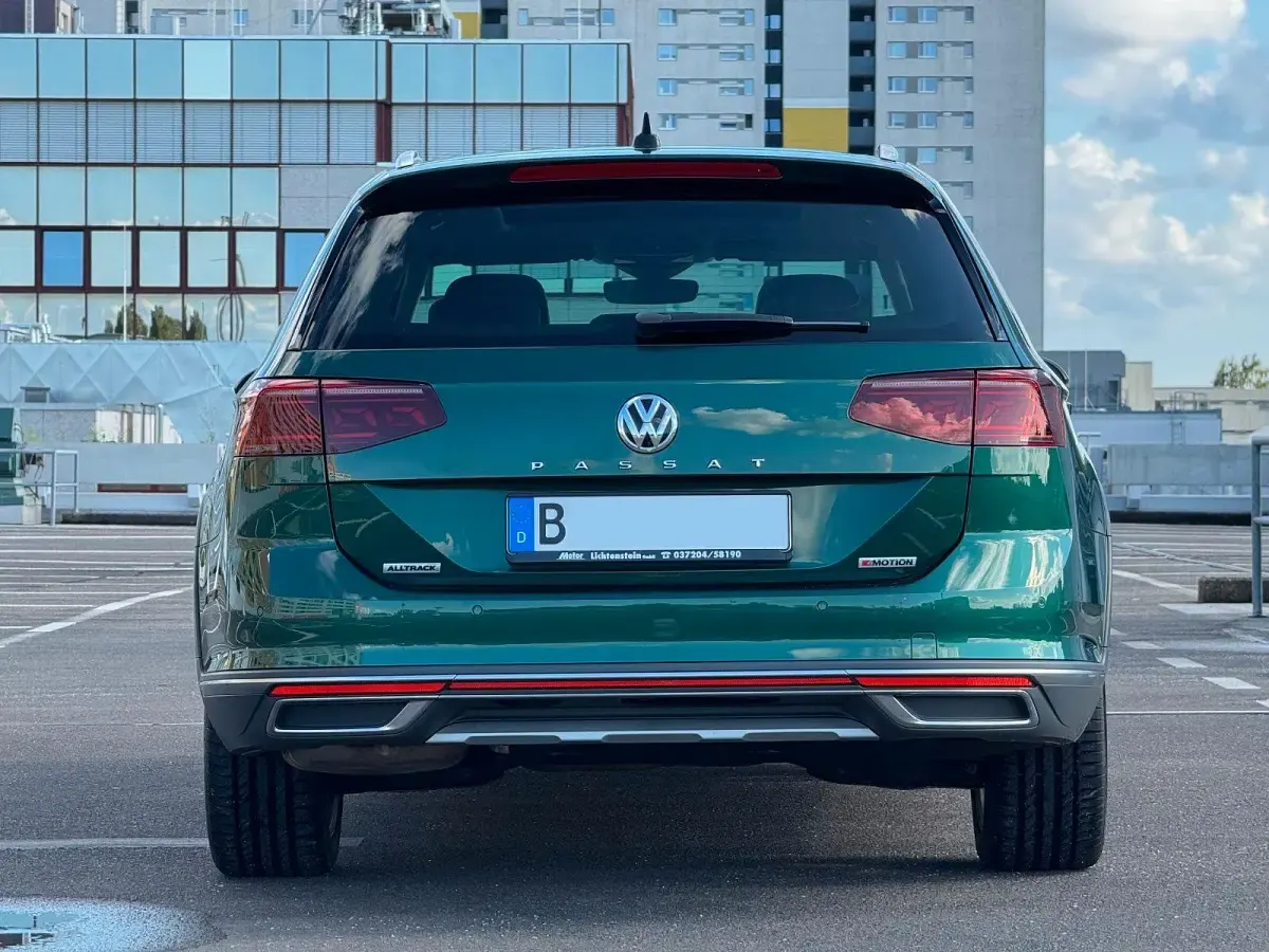 Używany VW Passat Alltrack 190 KM (139 kW) 2019 Zielony Kombi