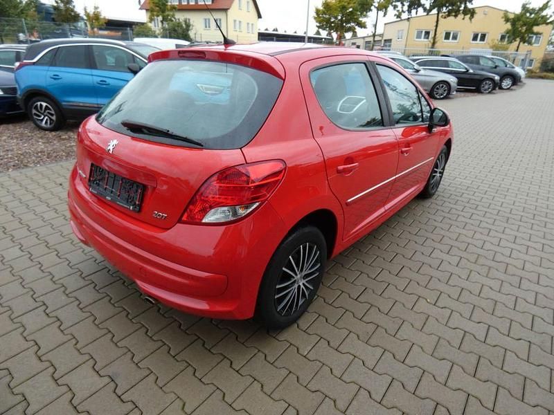 Gebraucht Peugeot 207 Premium 95 PS (69 kW) 2009 Limousine
