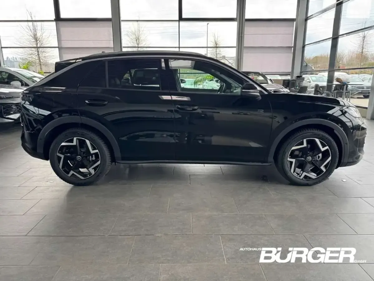 Gebraucht VW T-Roc R-line 150 PS (110 kW) 2026 Grenadilschwarz metallic SUV