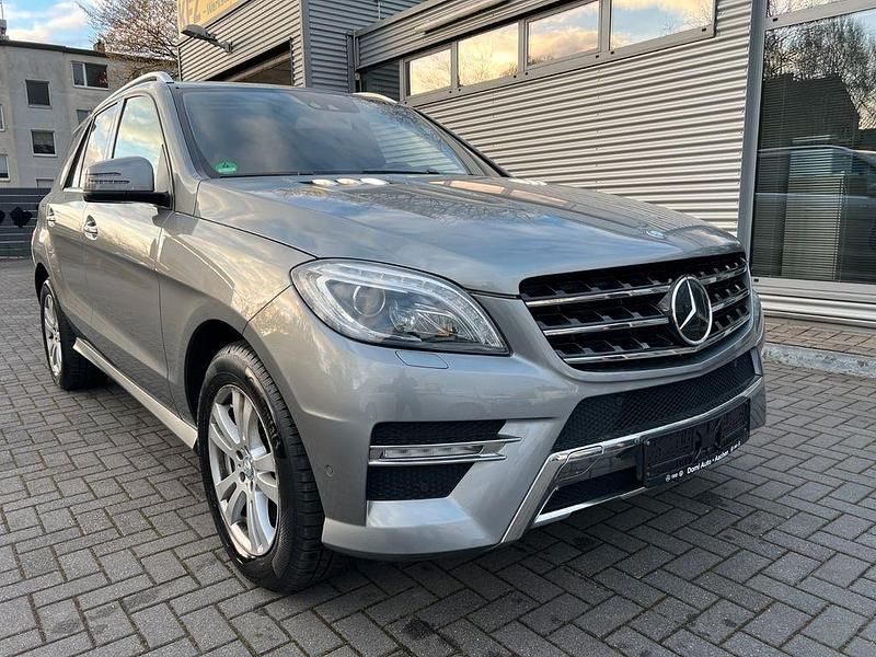 Gebraucht Mercedes ML350 258 PS (189 kW) 2013 Palladiumsilber SUV