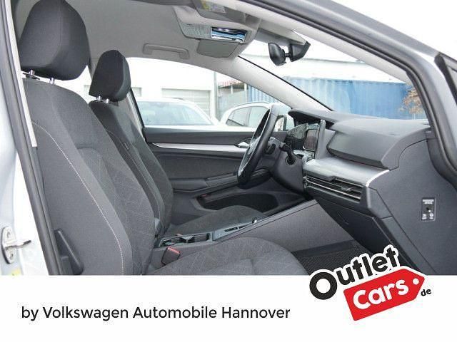 Gebraucht VW Golf VIII Life 150 PS (110 kW) 2023 Reflexsilber (metallic) Kombi