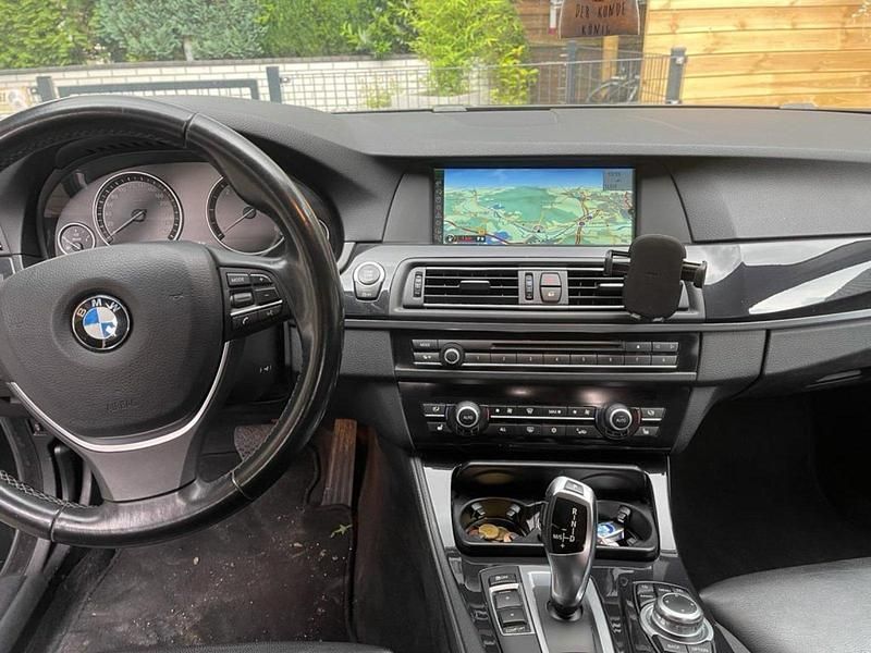 Gebraucht BMW 520 184 PS (135 kW) 2012 Schwarz Kombi
