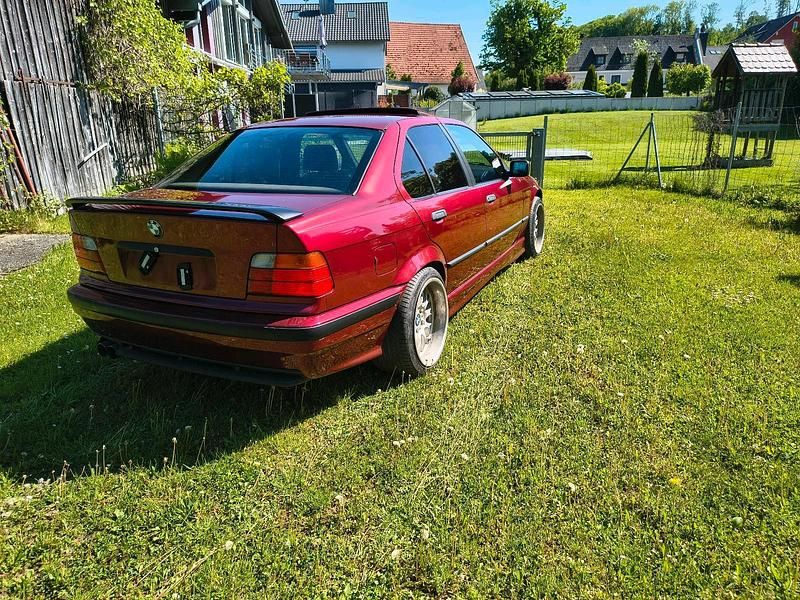 Second-hand BMW 328 193 CP (141 kW) 1996 Roșu Berlinǎ