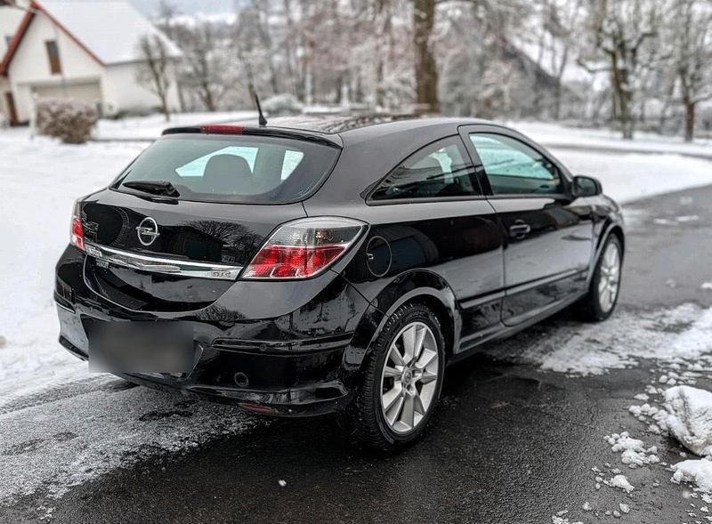 Gebraucht Opel Astra GTC 105 PS (77 kW) 2007 Schwarz Kleinwagen