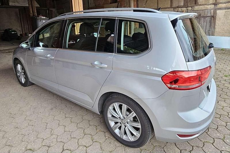 Gebraucht VW Touran Highline 190 PS (139 kW) 2018 Silber Van / Kleinbus