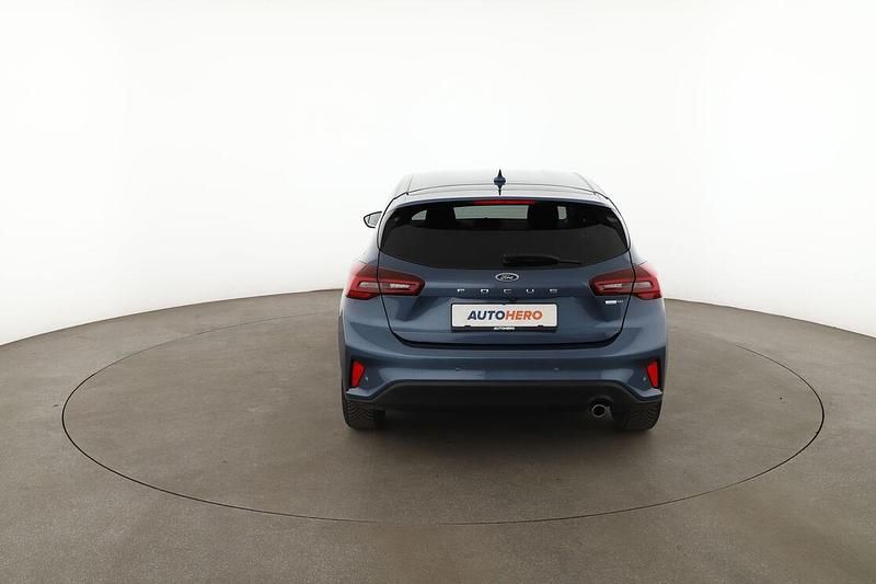 Gebraucht Ford Focus Titanium 125 PS (91 kW) 2022 Blau Limousine