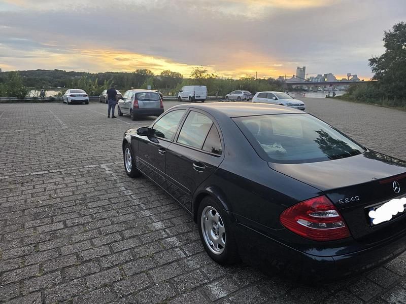 Second-hand Mercedes E240 177 CP (130 kW) 2002 Andere farben Berlinǎ