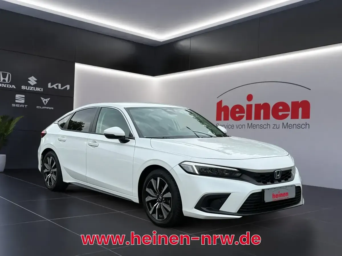 Gebraucht Honda Civic Elegance 184 PS (135 kW) 2025 Weiß Limousine