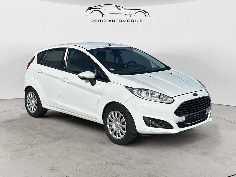 Weiß Gebraucht 2015 Ford Fiesta Trend Kleinwagen | 4.250 € (Guter Preis) - Bild 1/4