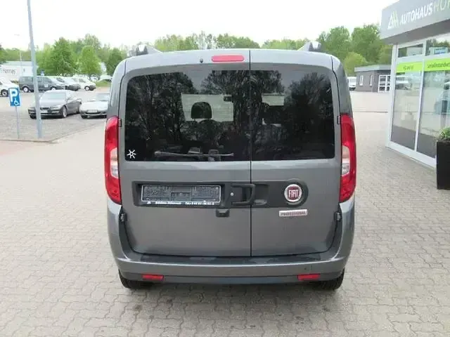 Gebraucht Fiat Doblò 101 PS (74 kW) 2023 Grau Van / Kleinbus