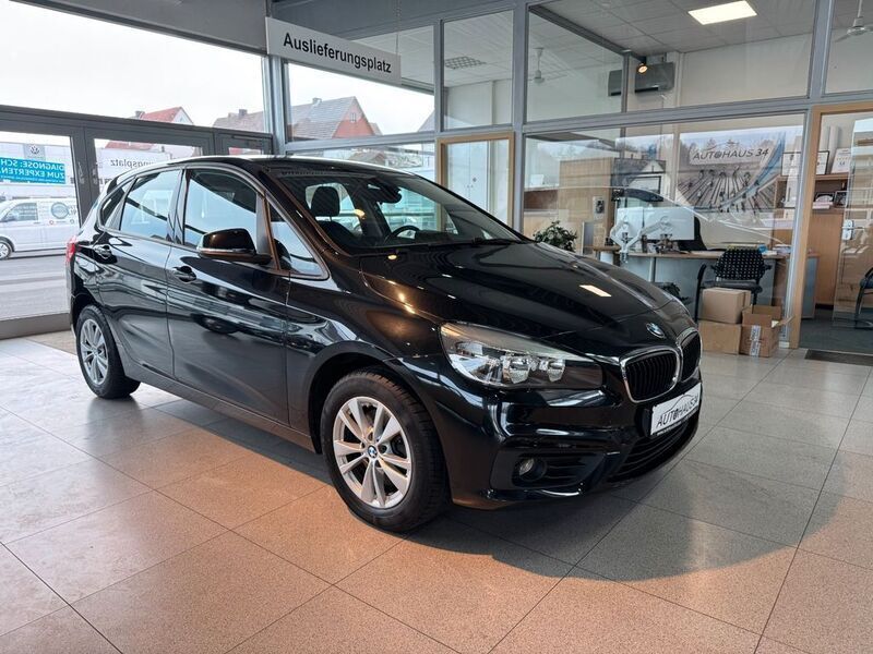 Schwarz Gebraucht 2017 BMW 220 Active Tourer Advantage Van / Kleinbus | 13.950 € (Guter Preis) - Bild 1/4