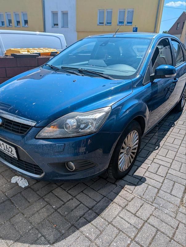 Blau Gebraucht 2009 Ford Focus Limousine | 2.599 € (Fairer Preis) - Bild 1/4